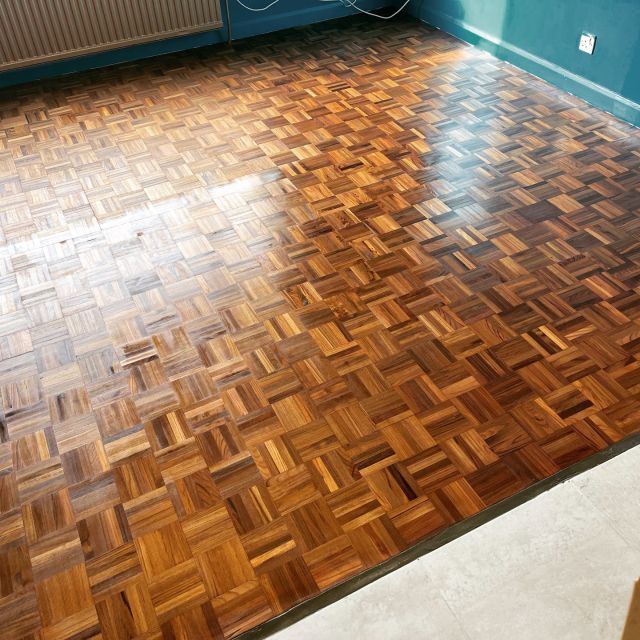 5 Finger parquet restoration in Clevedon.
